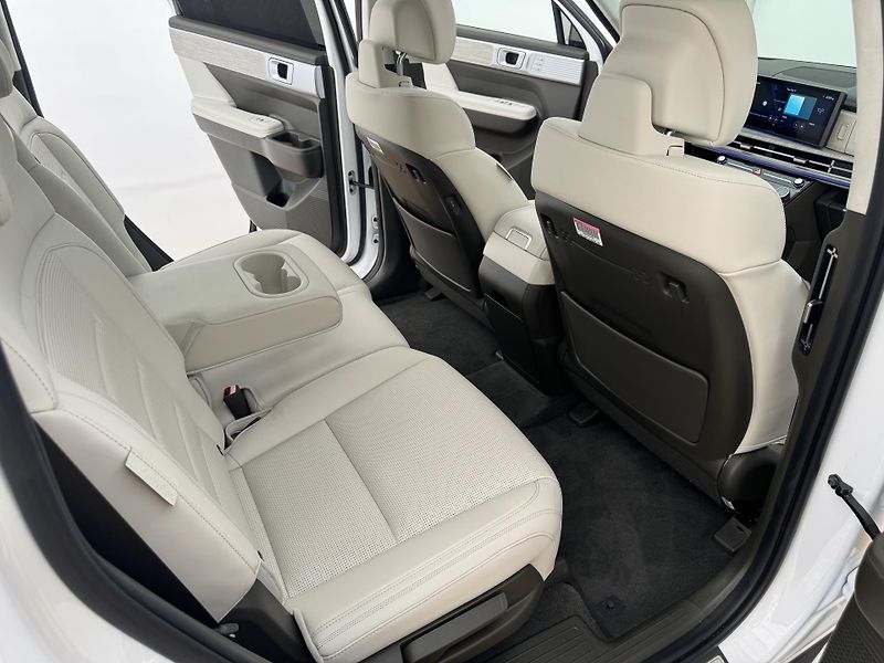 Hyundai Santa Fe 1.6*Hybrid*132kw*DPH*Vybava* - fotka 18 z 48