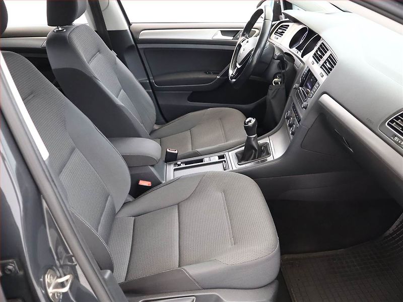 Volkswagen Golf (2016) 1.2 TSI, Tempomat - fotka 7 z 14