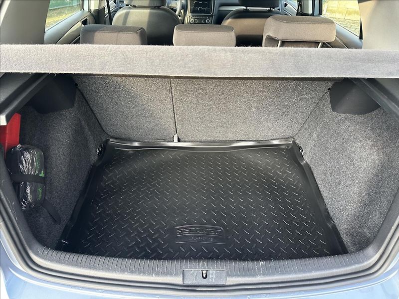 Volkswagen Golf 1,6 MPI bez koroze - fotka 5 z 21