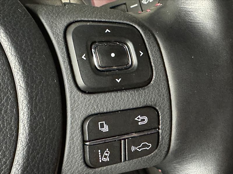 Lexus NX 300h 2,5   Hybrid Luxury LED Assist - fotka 43 z 47