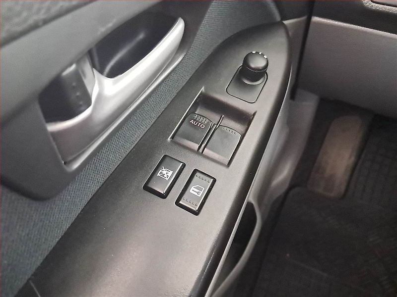 Suzuki SX4 (2006) 1.5 i, po STK, jezdí dobře - fotka 15 z 15