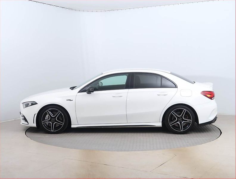 Mercedes-Benz Třídy A (2019) AMG line A 35 AMG 4MATIC - fotka 3 z 16