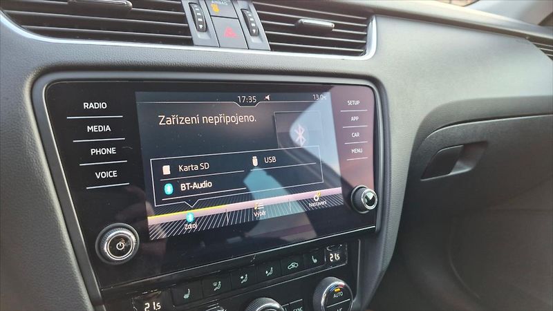 Škoda Octavia 1,5 TSI 110Kw STYLE ČR DPH - fotka 13 z 23