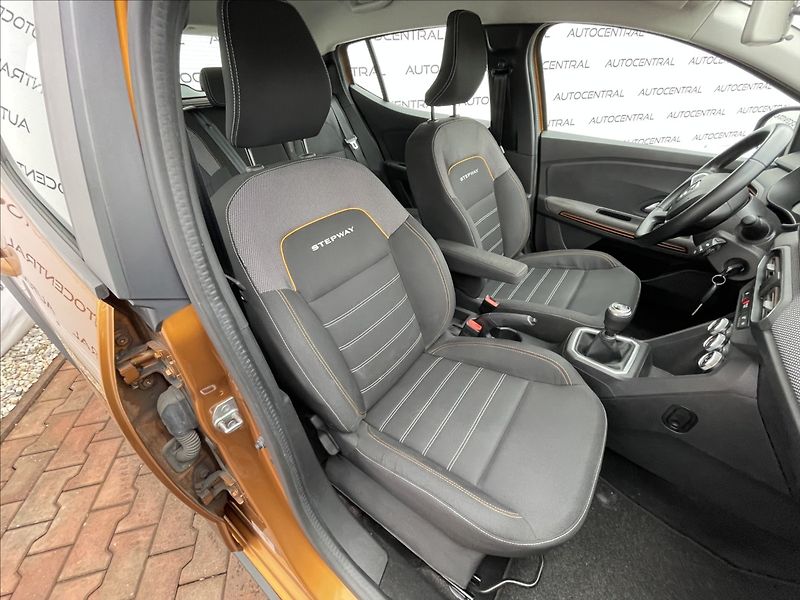 Dacia Sandero 1,0 TCE,Stepway,STK 2/28 - fotka 21 z 23