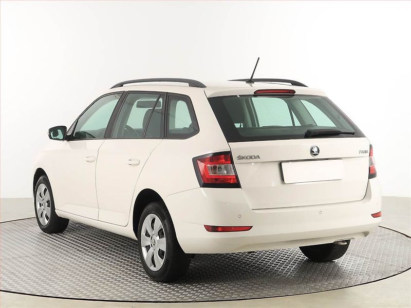Škoda Fabia (2019) 1.0 TSI, Navi, Tempomat - fotka 4 z 16