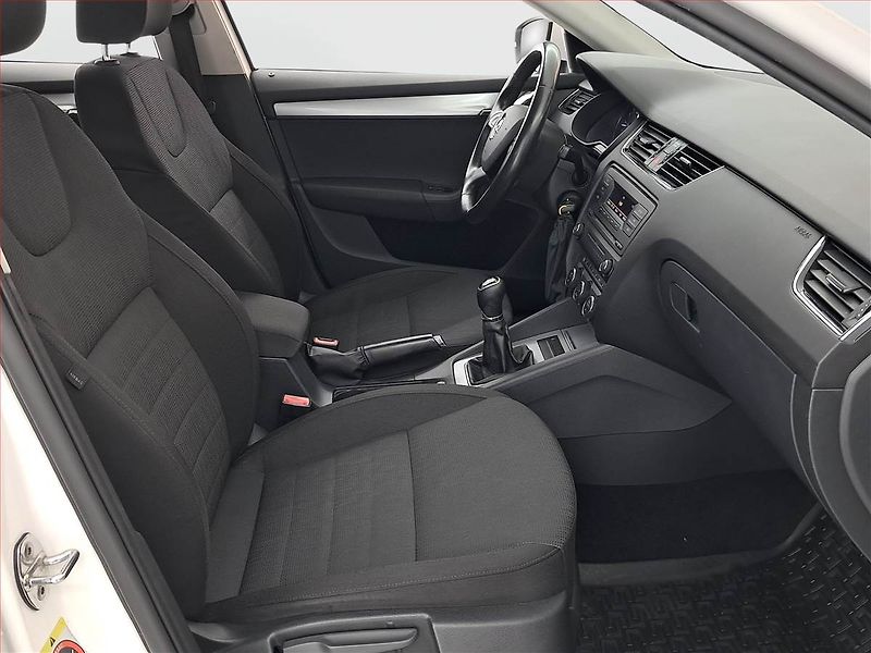 Škoda Octavia (2013) 1.6 TDI, Tempomat - fotka 9 z 17