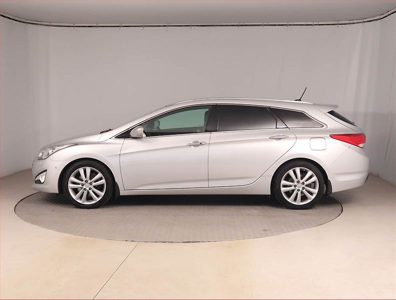 Hyundai i40 (2013) 1.7 CRDi, Navi, Xenony - fotka 3 z 17