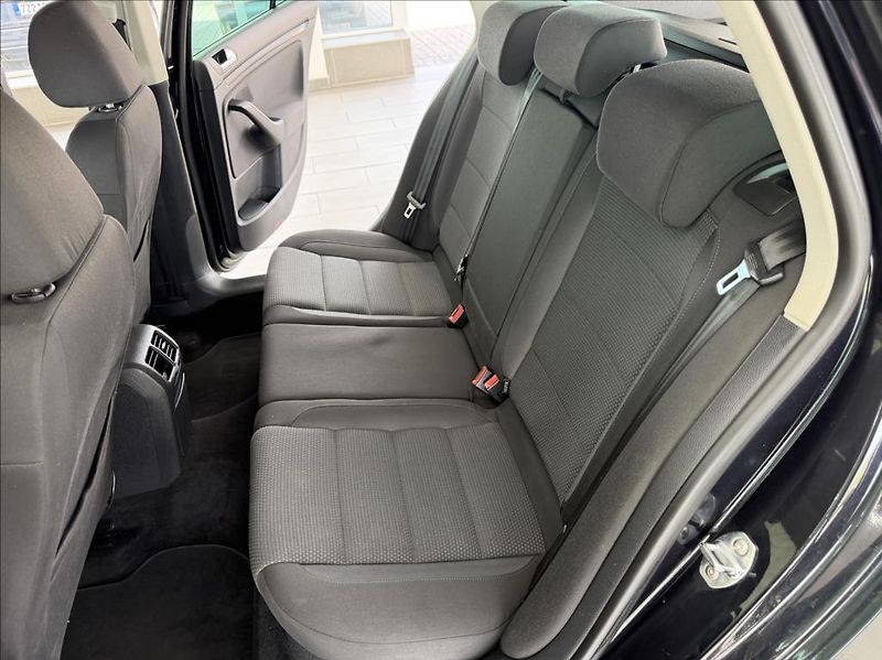 Volkswagen Golf 2,0 TDi, digi-klima, - fotka 17 z 22