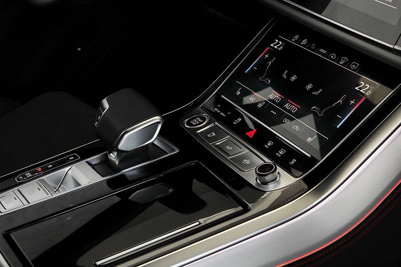 Audi Q7 3.0TDI 210kW S-line Web ZÁRUKA - fotka 28 z 50