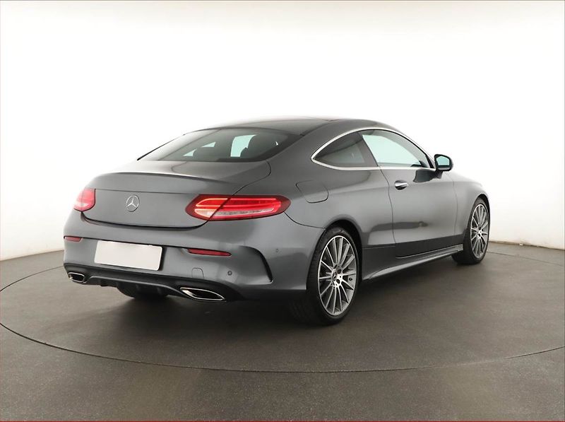 Mercedes-Benz Třídy C (2016) C 400 4MATIC - fotka 5 z 21
