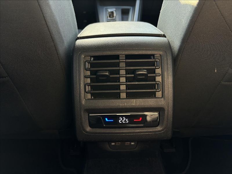 Volkswagen Golf 1,5 eTSI EVO 110 kW Life DSG - fotka 13 z 30