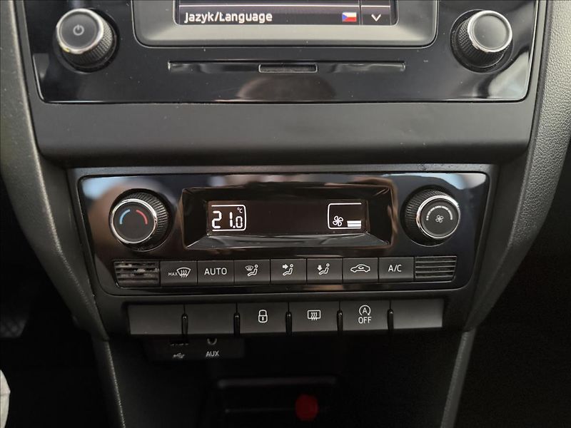 Škoda Rapid 1,2   TSI,SERVISKA,2.MAJ,TAŽNÉ - fotka 16 z 21