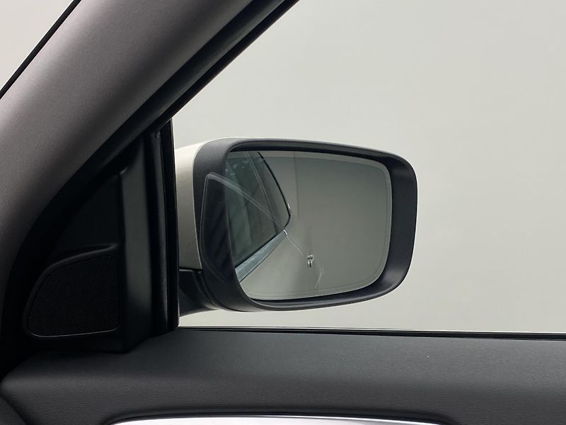 Volvo XC60 D4 AWD SUMMUM AUT  - fotka 32 z 42