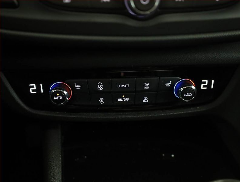 Opel Insignia (2018) 2.0 BiTurbo CDTI, 4X4 - fotka 11 z 20