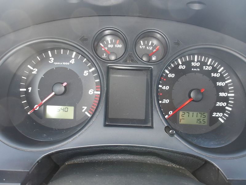 Seat Cordoba 1,2i ČR 2.MAJITEL ! - fotka 23 z 29