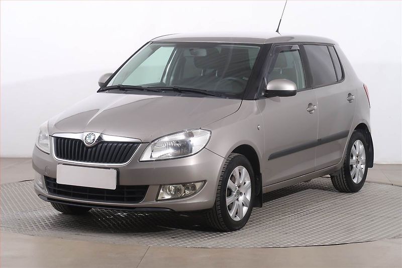 Škoda Fabia (2011) 1.2 TSI, Serv.kniha - fotka 2 z 16