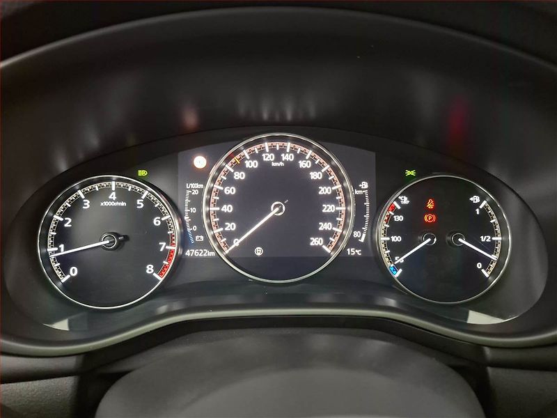Mazda 3 (2022) Luxury 2.0 e-Skyactiv X - fotka 11 z 20