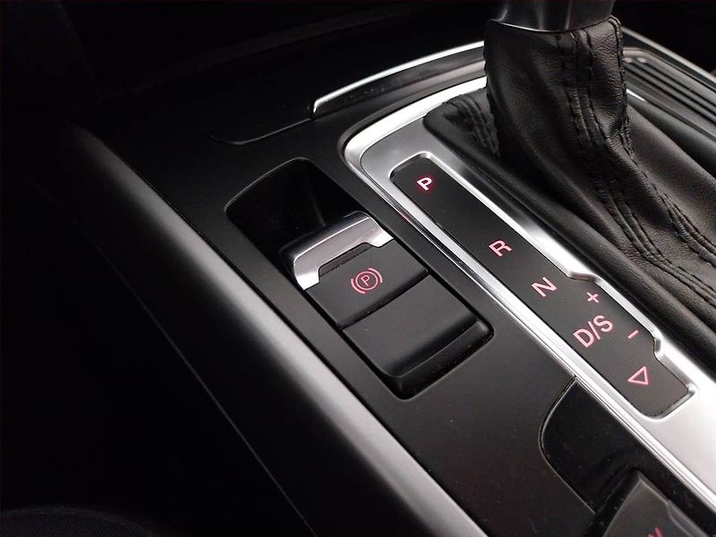 Audi A4 (2013) 2.0 TDI, Automat, Navi, Xenony - fotka 18 z 22