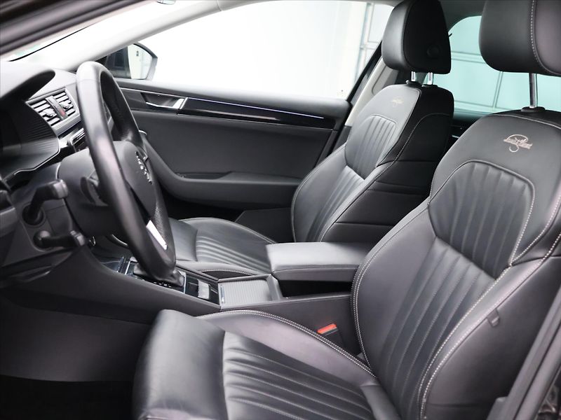 Škoda Superb 2,0 TDI 140kW 4x4 DSG L&K DPH - fotka 11 z 37