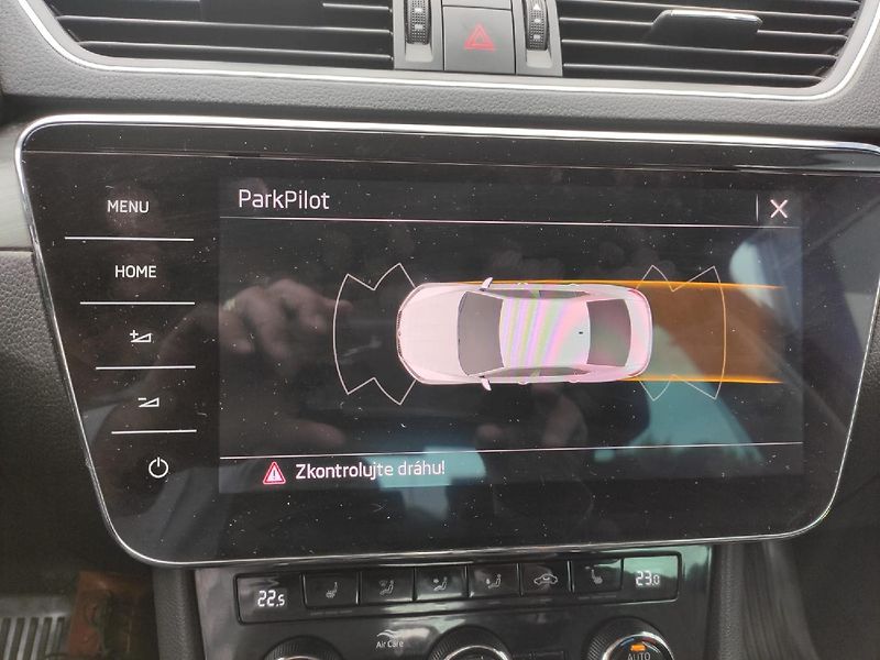 Škoda Superb (2018) 2.0 TDI 140kW 4x4 TZ 1.majitel - fotka 28 z 46