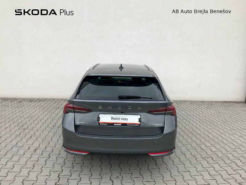 Škoda Octavia (2025) COMBI TOP SELECTION 1,5 TSI M- - fotka 9 z 28