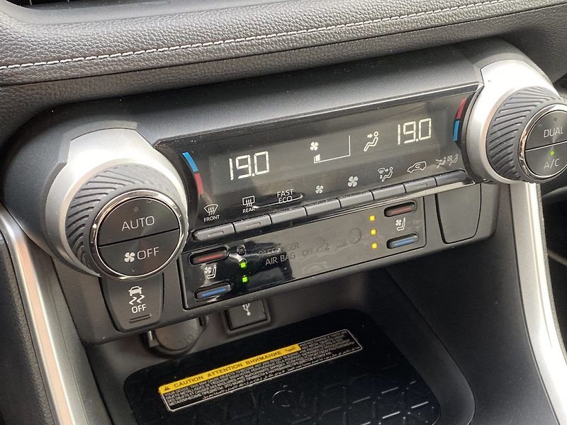 Toyota RAV4 2.5HSD, ČR, Executive, 4x4 - fotka 14 z 18