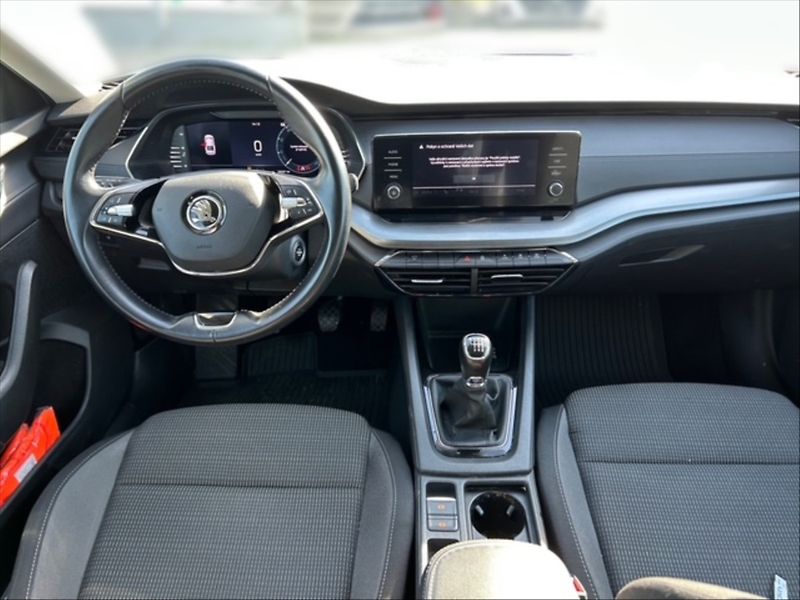 Škoda Octavia 1,5 TSI 110 Ambition - fotka 9 z 11