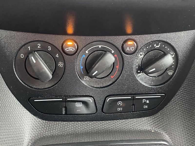 Ford Transit Connect (2018) 1,5 TDCi - MAXI - 5 Míst - fotka 29 z 42