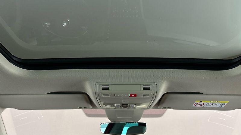 Škoda Superb 1.4 TSI iV DSG L&K Combi - fotka 34 z 37