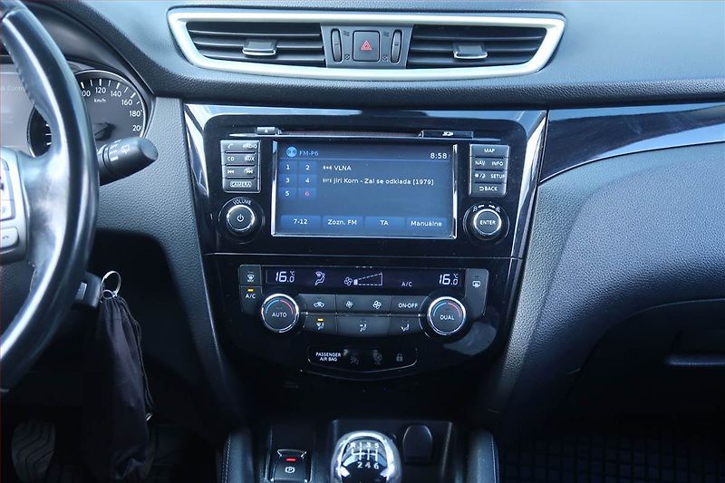 Nissan Qashqai (2014) N-Connecta 1.2 DIG-T - fotka 12 z 21