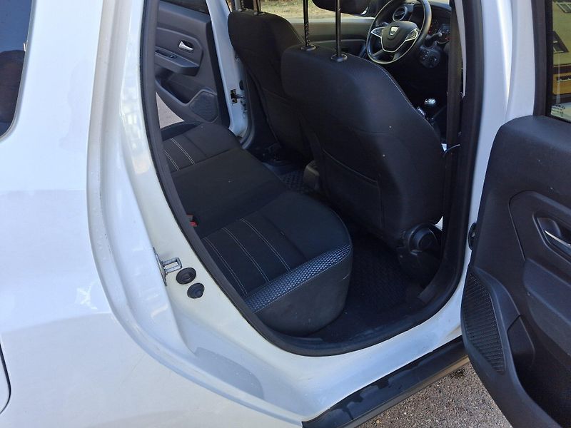Dacia Duster 1,6 4WD 2BH4641 - fotka 24 z 32
