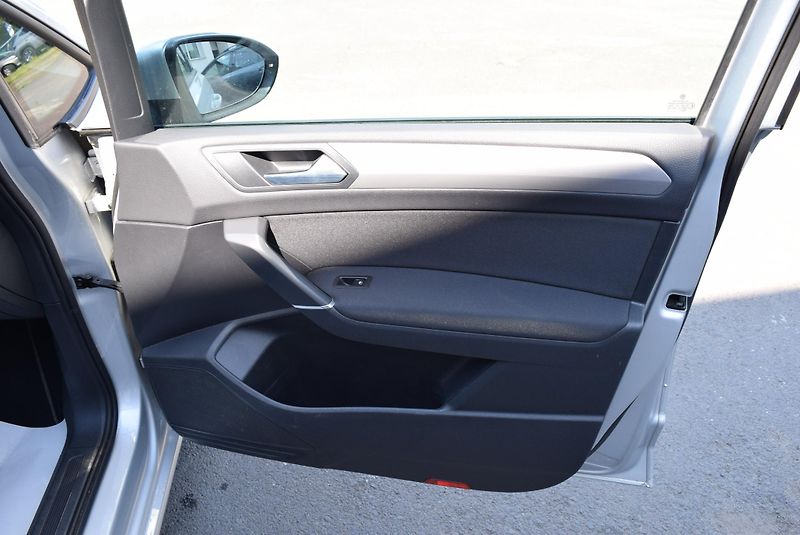 Volkswagen Touran (2019) 1.5TSI 110kw CLBMT 7MÍST TAŽNÉ - fotka 39 z 46
