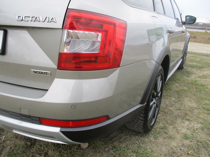 Škoda Octavia SCOUT 2.0TDi RS 135kW DSG - fotka 34 z 46