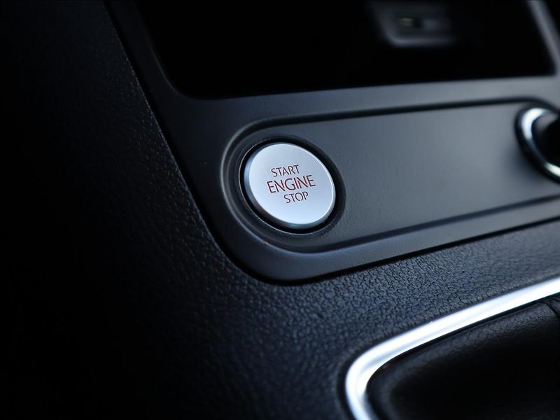 Volkswagen Tiguan 2,0   TDi Sport Pano Kamera Dy - fotka 23 z 36