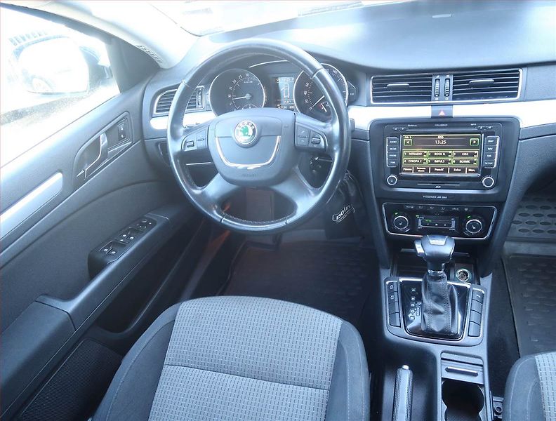Škoda Superb (2011) Ambition 2.0 TDI, Automat - fotka 7 z 18