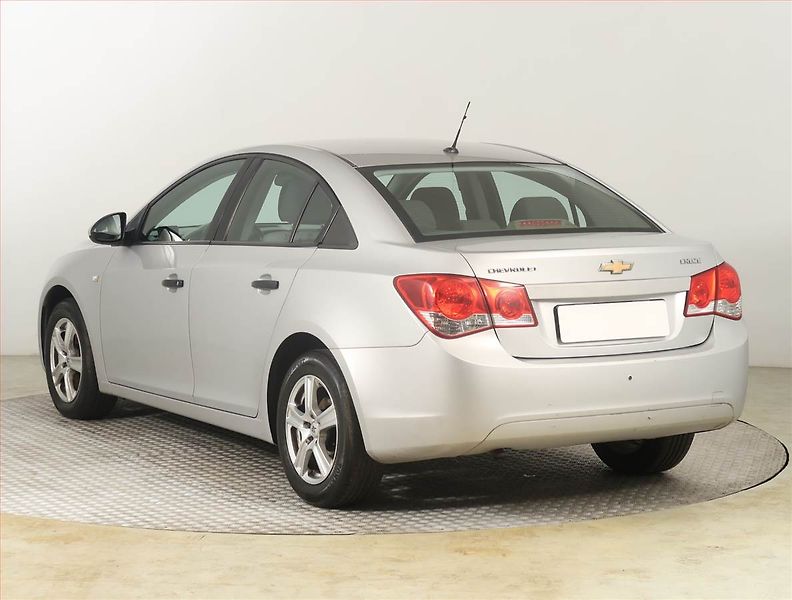 Chevrolet Cruze (2009) 1.6 i 16V, nová STK - fotka 4 z 15