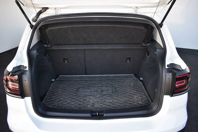 Volkswagen T-Cross (2022) 1.5TSI 110kW DSG, 100% Servis - fotka 15 z 22