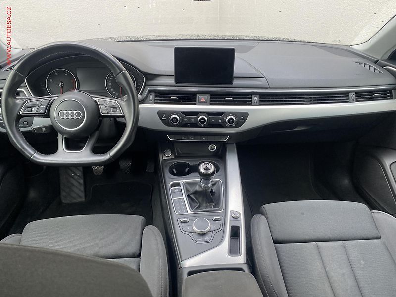 Audi A4 (2017) 2.0 TDi, Bixen, navi - fotka 8 z 19