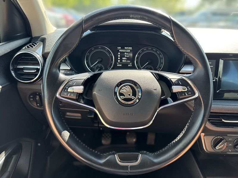 Škoda Fabia (2021) 1.0 TSI Ambition + - fotka 18 z 26