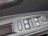 Peugeot 3008 (2017) 1.2PT, GT Line, AT, LED - náhled 16