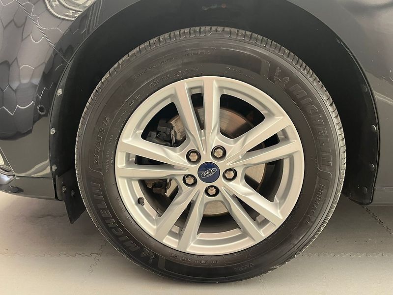 Ford S-MAX 2.5 Duratec HEV TITANIUM - fotka 48 z 57