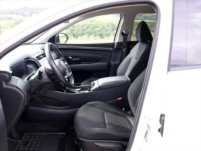 Hyundai Tucson 1,6 T-GDI 110 kW Smart Aut. DP - fotka 11 z 33