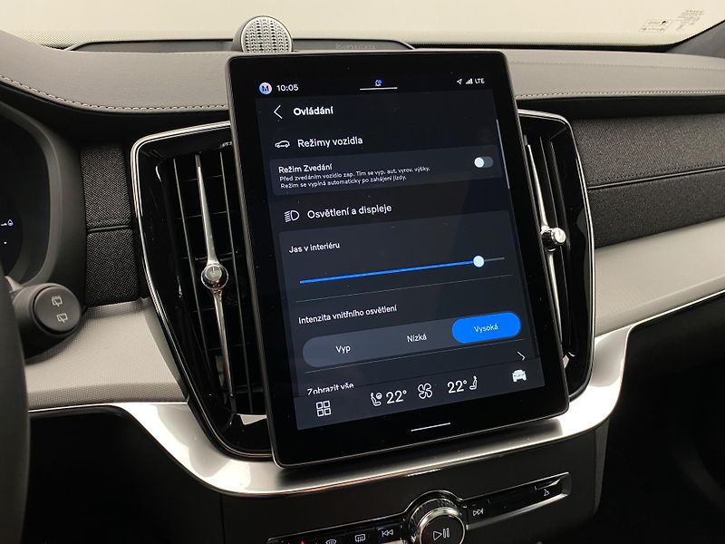 Volvo XC90 T8 RECHARGE BLACK EDITION 7m - fotka 56 z 70