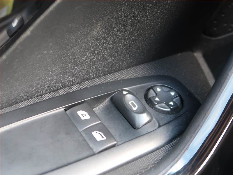 Peugeot 208 (2015) 1.2 PureTech, Tempomat - fotka 16 z 16
