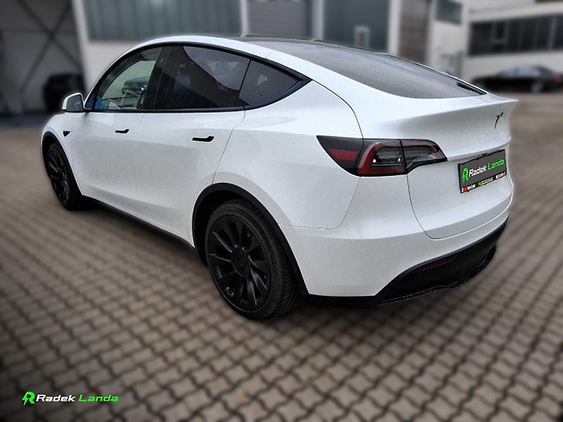 Tesla Model Y (2023) Long Range AWD Berlín - fotka 2 z 9
