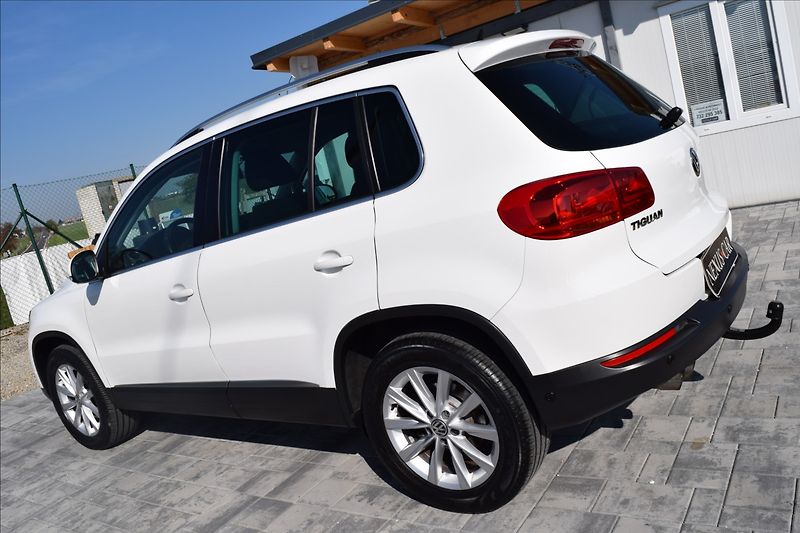 Volkswagen Tiguan 2,0 TDI 81KW ALU NÍZKÝ NÁJEZD - fotka 10 z 47