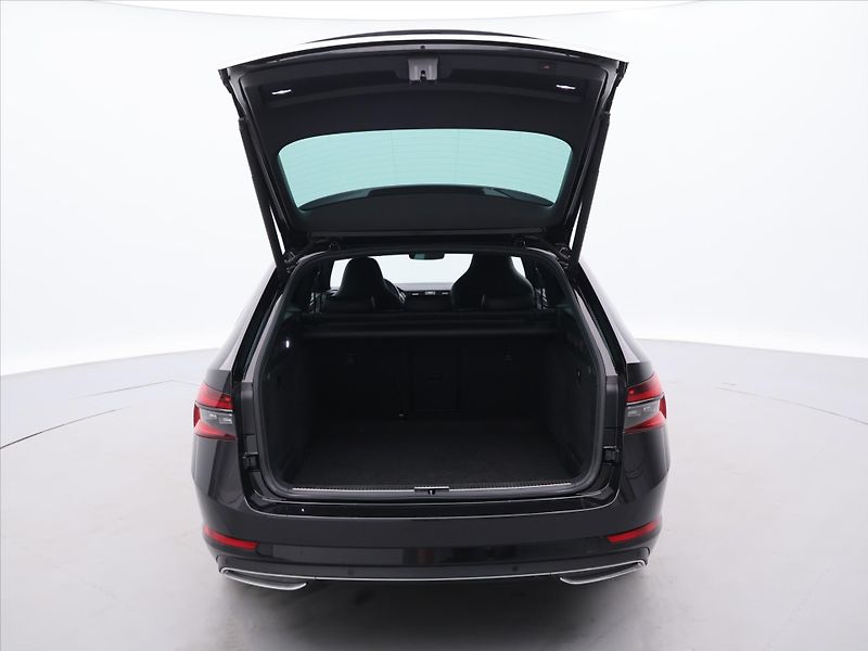 Škoda Superb 2,0 TDI 140kW DSG Sportline - fotka 9 z 36