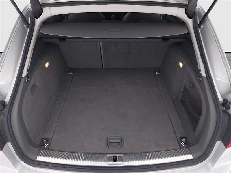 Audi A4 (2009) 2.0 TFSI, Automat, Navi - fotka 14 z 19