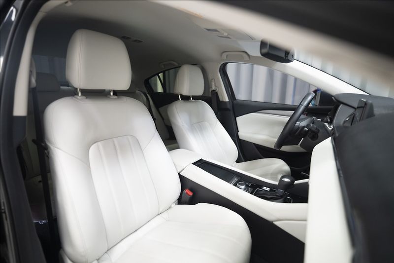 Mazda 6 2,5 SKYACTIV-G AT NAVI KŮŽE ČR - fotka 8 z 44
