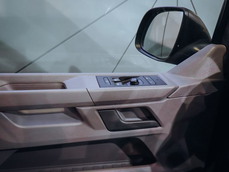 Volkswagen Transporter 2.0TDI 6 míst - fotka 13 z 29
